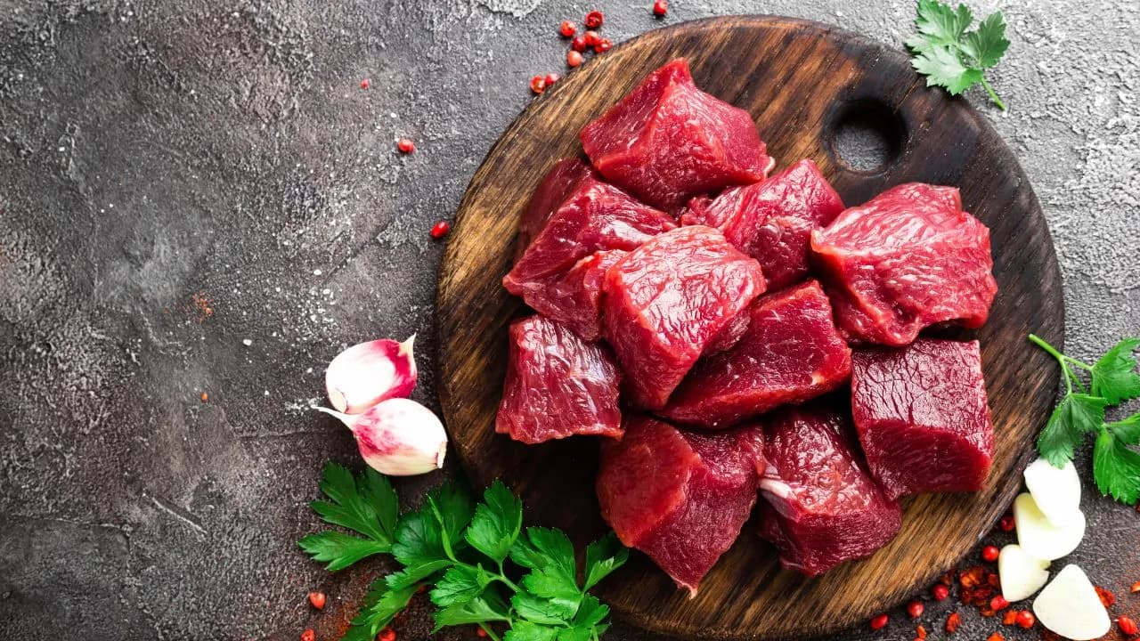 Jak długo dusić wołowinę, aby była idealnie miękka i soczysta?