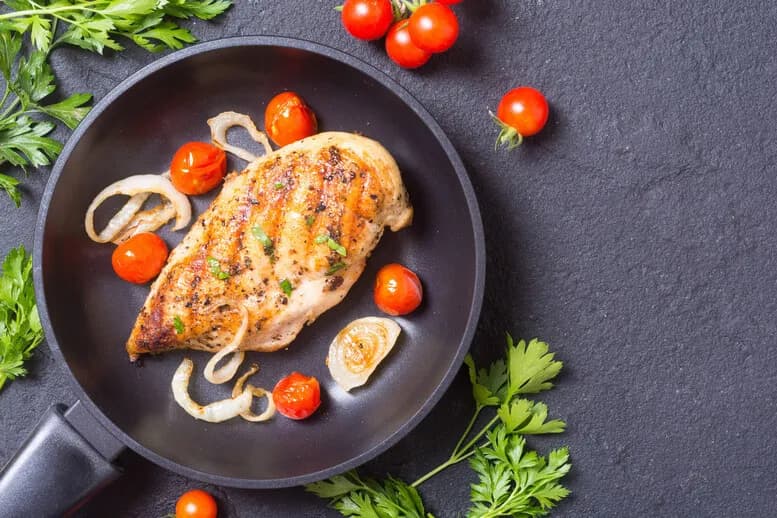 Na czym smażyć pierś z kurczaka? Najlepsze oleje i ich właściwości