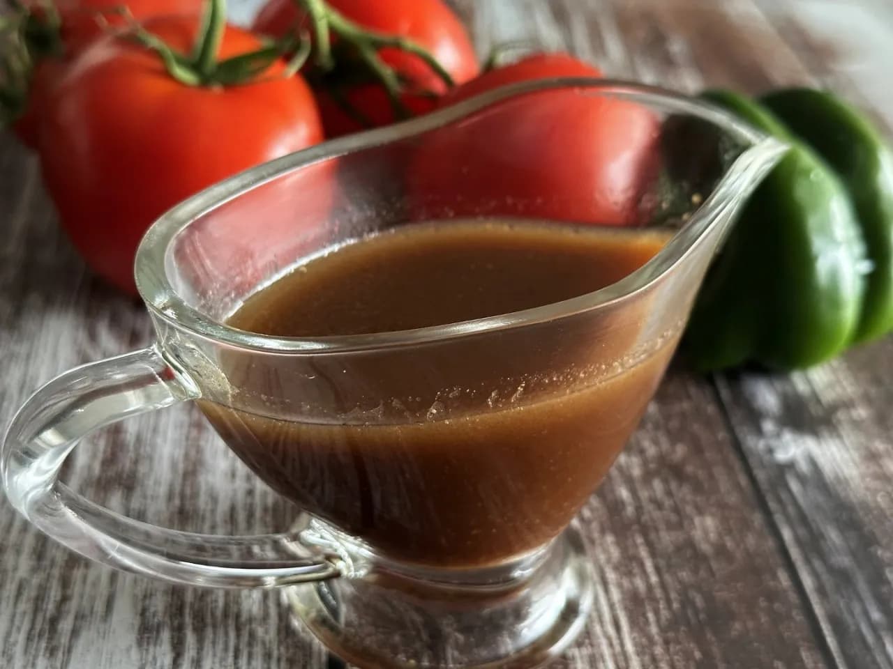 Jak zrobić sos balsamiczny do sałatki w 5 minut - proste przepisy