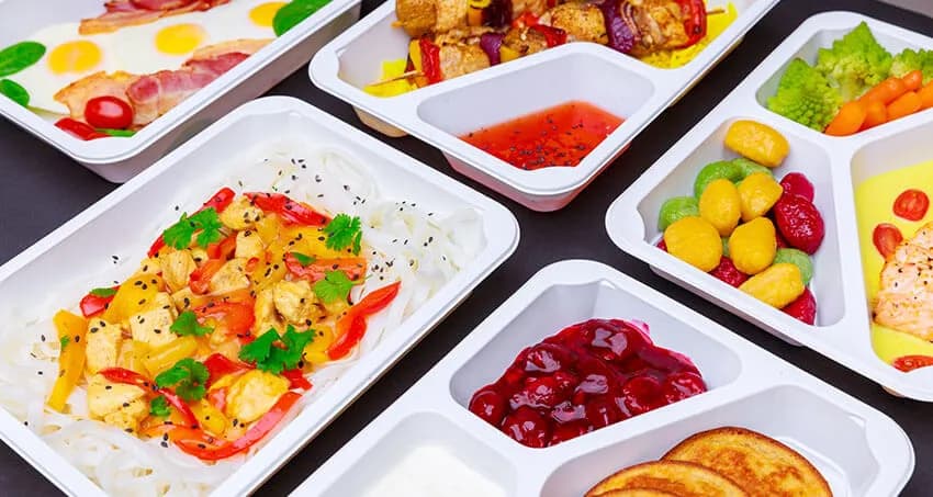 Ile kosztuje catering do domu? Sprawdź ceny i najważniejsze czynniki